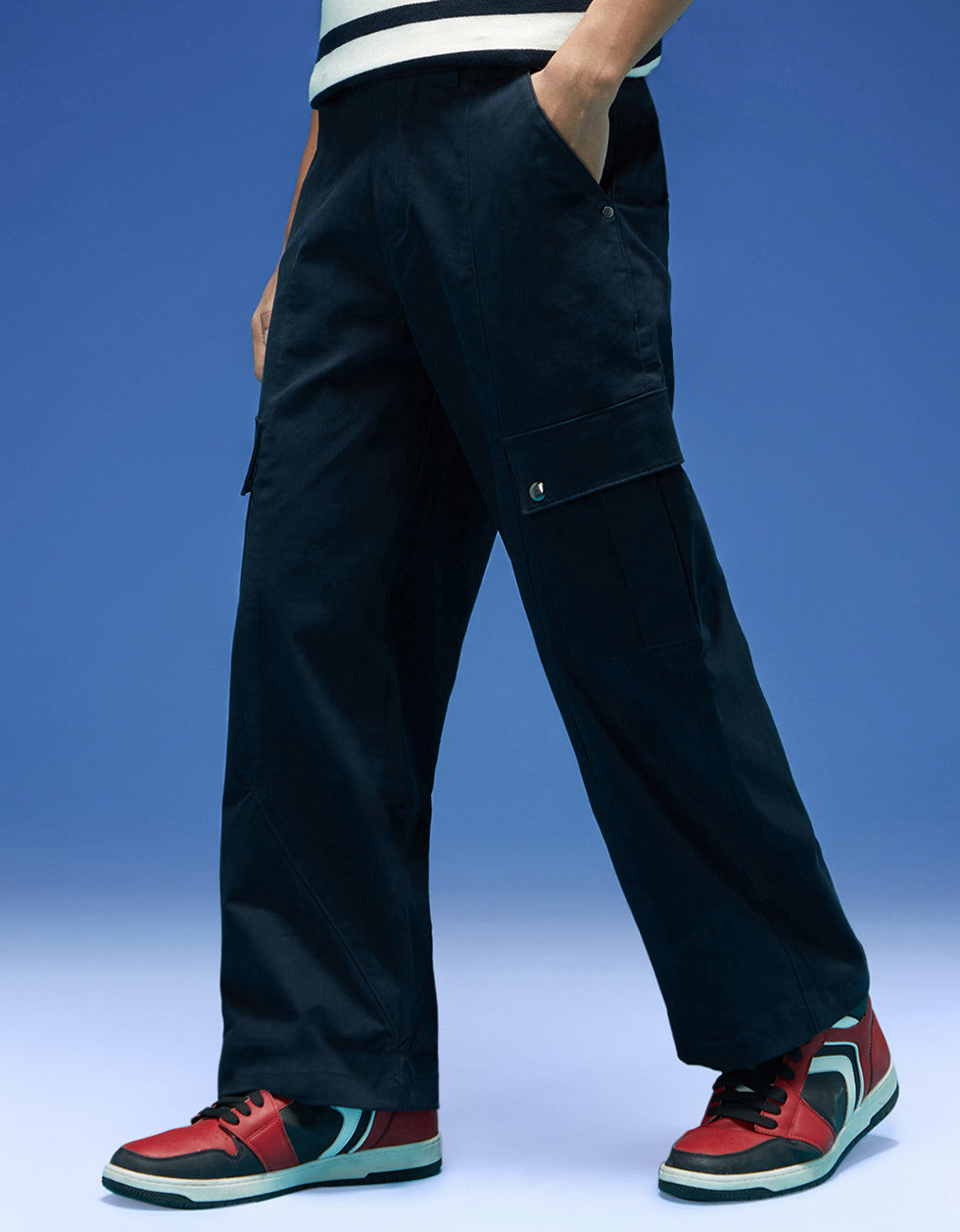 Navy Woven Relaxed Fit High-Rise Exclusive Cargo Pant