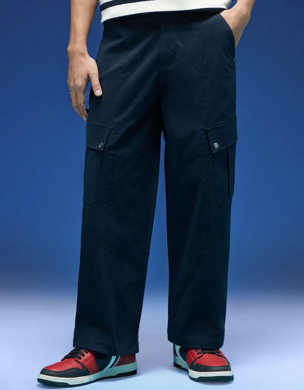 Navy Woven Relaxed Fit High-Rise Exclusive Cargo Pant